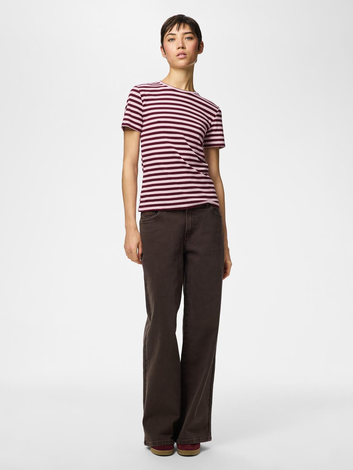 model_shot-front_full